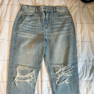 AMERICAN EAGLE MOM JEANS - SIZE 10